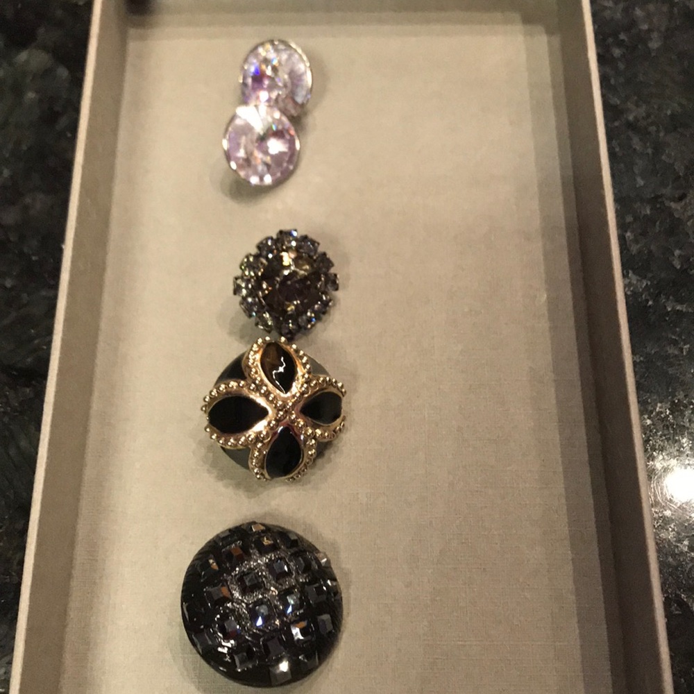 St. John buttons set of 5 with Swarovski crystals